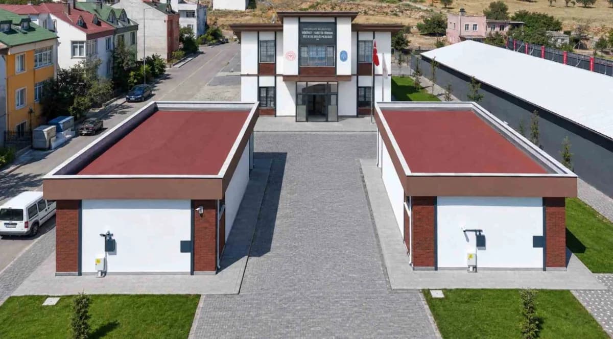Melikgazi’de açılacak Mürüvvet-Sadettin Türkkan Ağız ve Diş Sağlığı Polikliniği binası ve açılış hazırlıkları