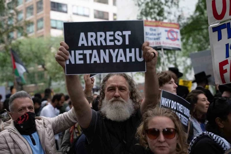 New York'ta Netanyahu protestolarında gözaltına alınan göstericiler