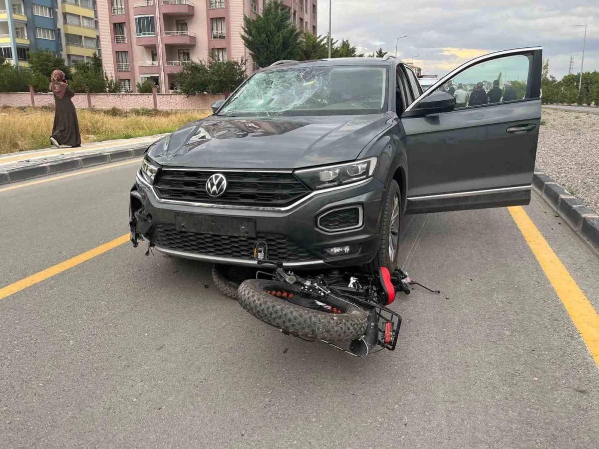 Niğde Sarıköprü Mahallesi 100. Yıl Bulvarı’nda otomobil ile elektrikli bisikletin çarpıştığı trafik kazası sonrası olay