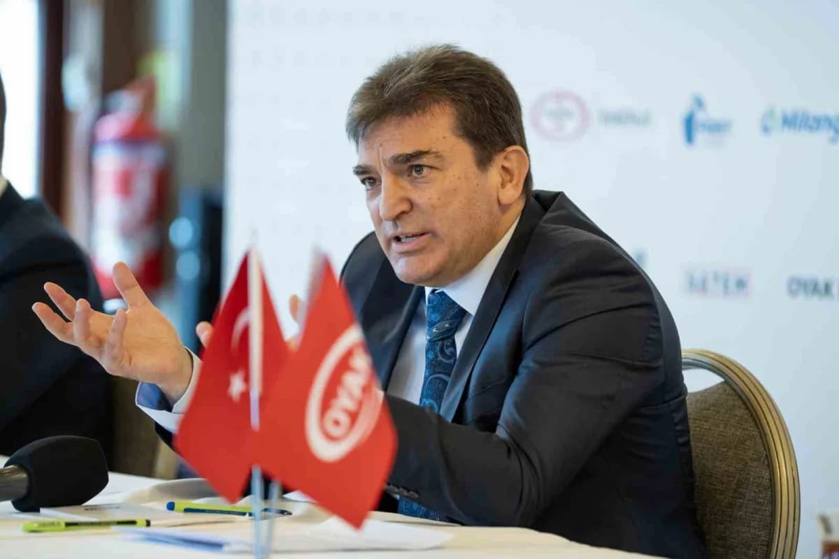 OYAK Genel Müdürü Murat Yalçıntaş basın toplantısında konuşuyor