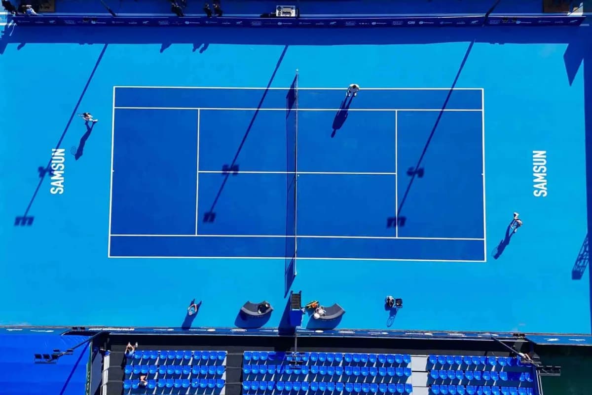 Samsun Open WTA 125 tenis turnuvasında kortta mücadele eden tenisçiler