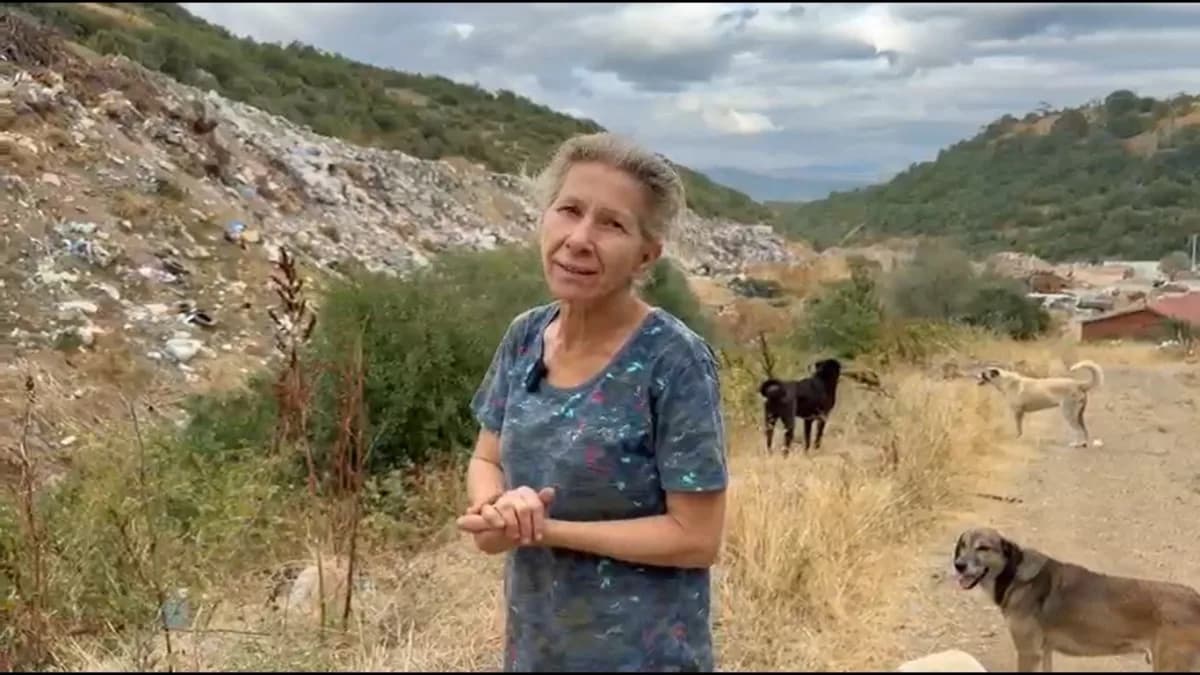 Simav Sayıdere bölgesinde yıllardır çöplük olarak kullanılan alanda biriken atıklar ve çevre kirliliği