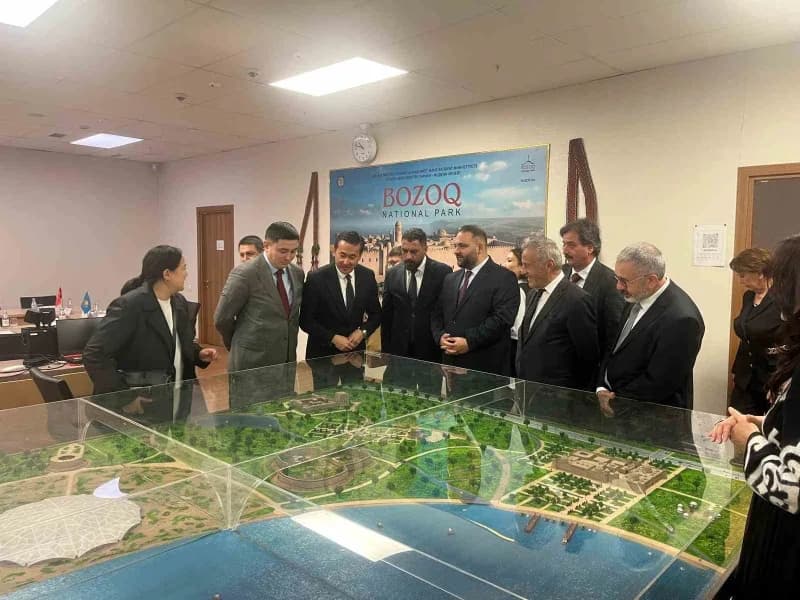 Sorgun Belediye Başkanı Mustafa Erkut Ekinci ve heyeti Kazakistan’da Bozok Ören Yeri’nde incelemelerde bulunuyor