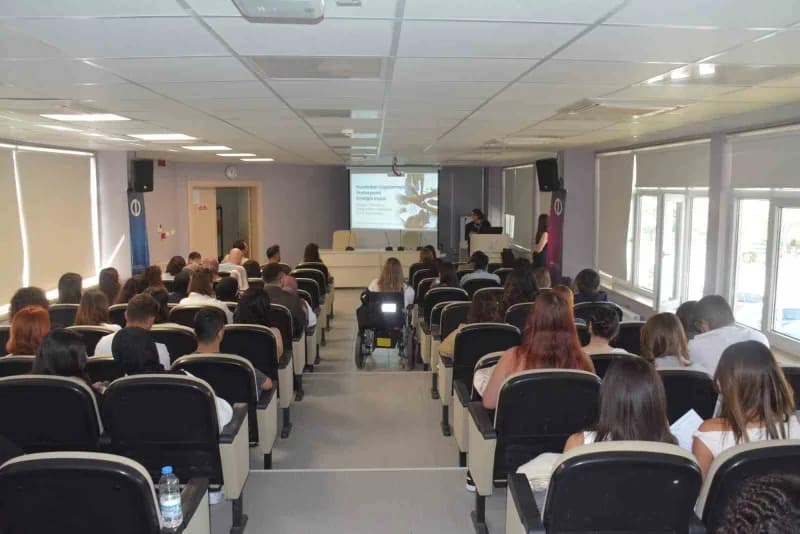 Anadolu Üniversitesi Sağlık Bilimleri Fakültesi Sosyal Hizmet Bölümü öğrencileri saha uygulaması oryantasyon toplantısın