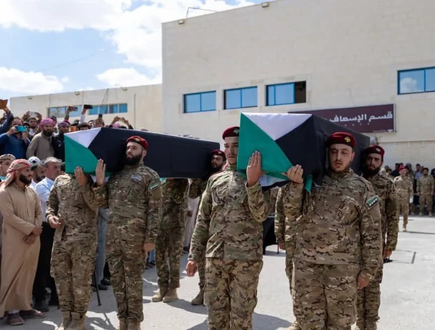 Suriye Deyrizor vilayetinde mühimmat deposunda meydana gelen patlamanın ardından bölge
