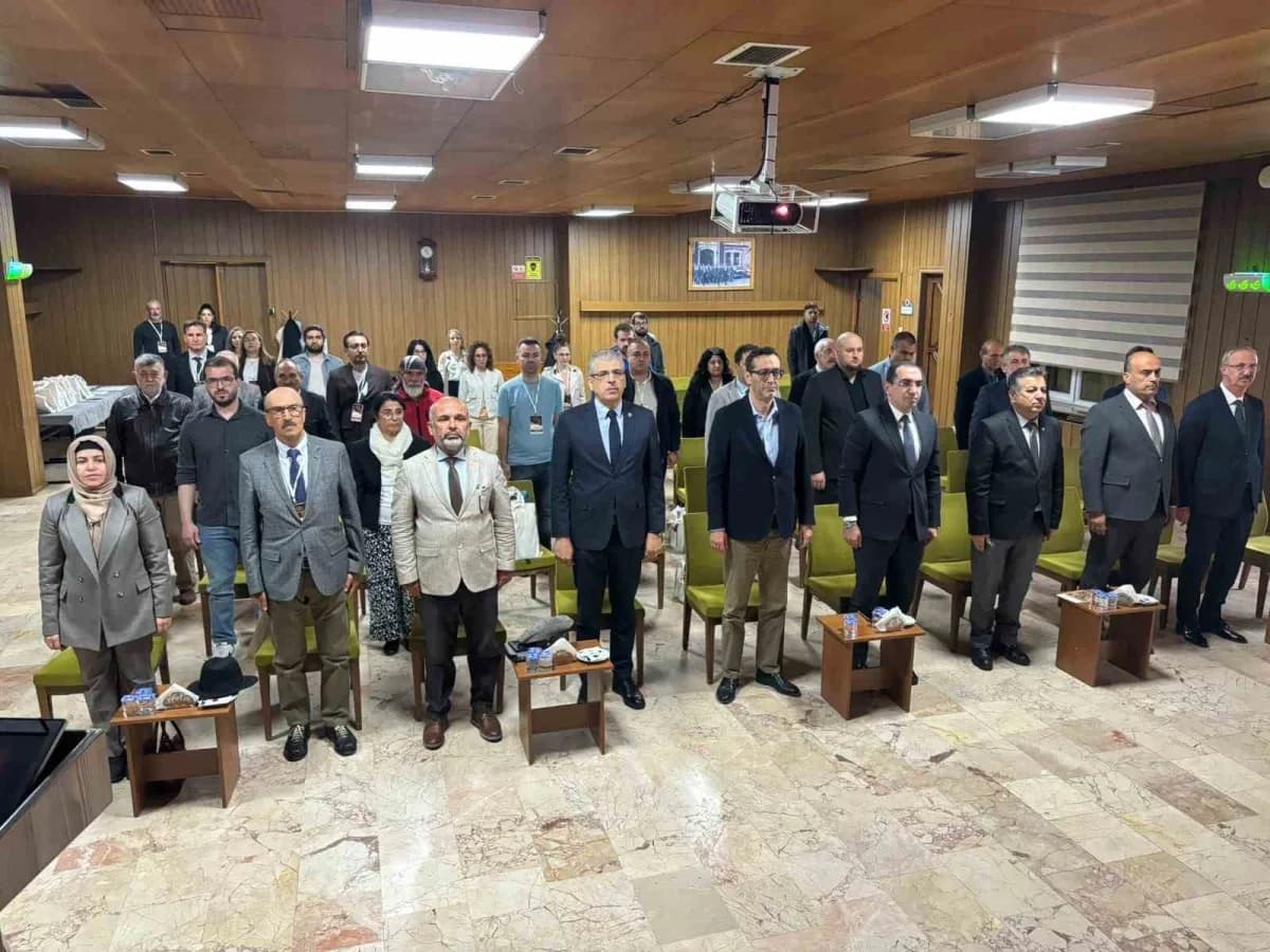 Tavşanlı’da 6. Türkiye Tarihi Madenler Konferansı açılış oturumu ve katılımcılar