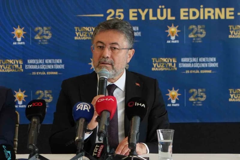 Tarım ve Orman Bakanı İbrahim Yumaklı Edirne'de basın açıklaması yaparken