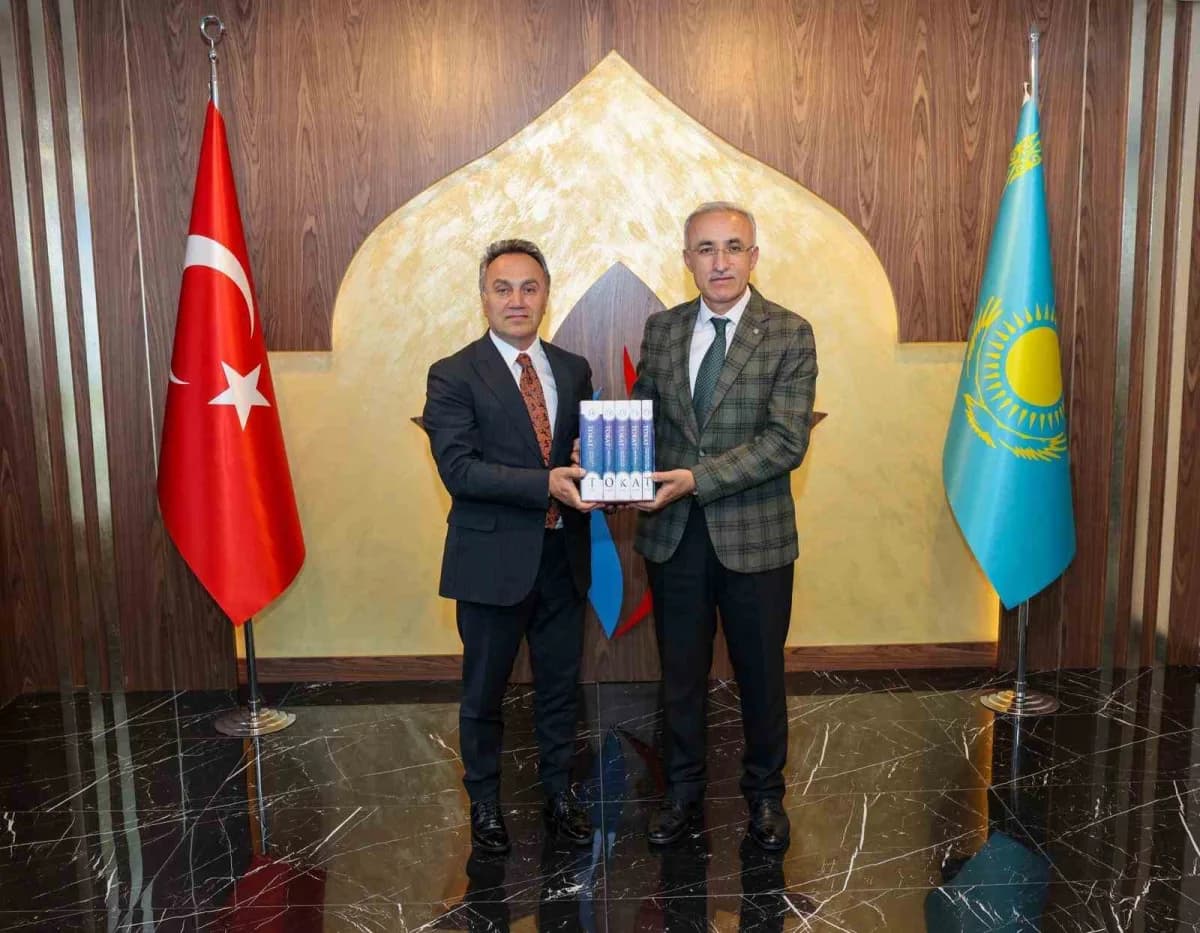 TOGÜ Rektörü Prof. Dr. Fatih Yılmaz, Hoca Ahmet Yesevi Üniversitesi ve Yunus Emre Enstitüsü yetkilileriyle görüşme yapar