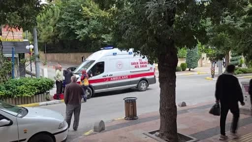 Yozgat'ta itfaiye ekipleri yaşlı kadını koltukta uyurken buldu
