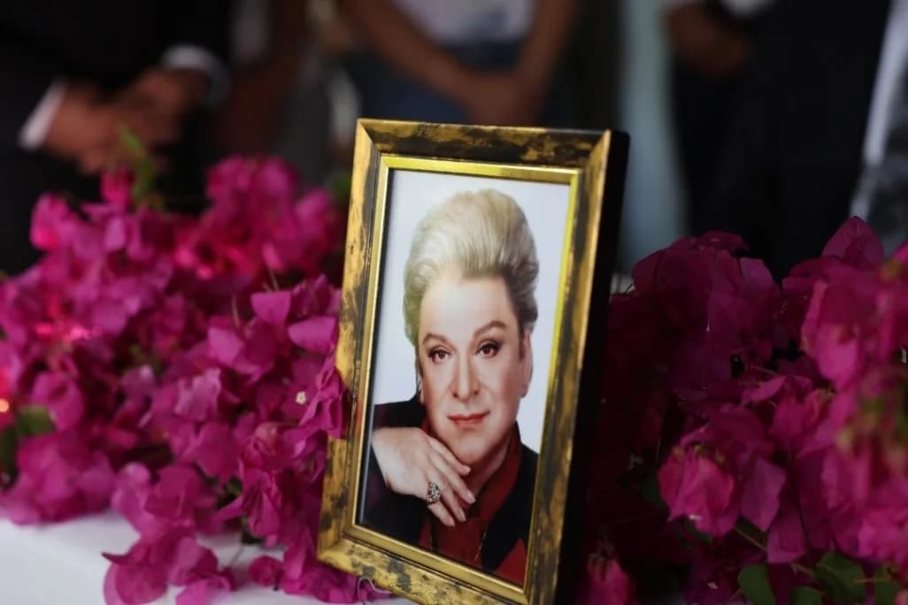 Bodrum'da Zeki Müren için düzenlenen anma programında Mevlid-i Şerif okunuyor