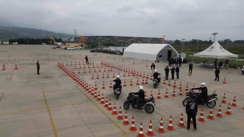 90 saniyede hazırlanıp 3 dakikada vakanın yanında oluyorlar