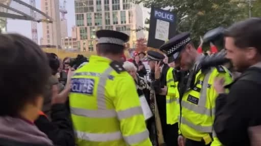 ABD’nin Londra Büyükelçiliği önündeki Filistin’e destek protestosunda 139 kişi gözaltına alındı