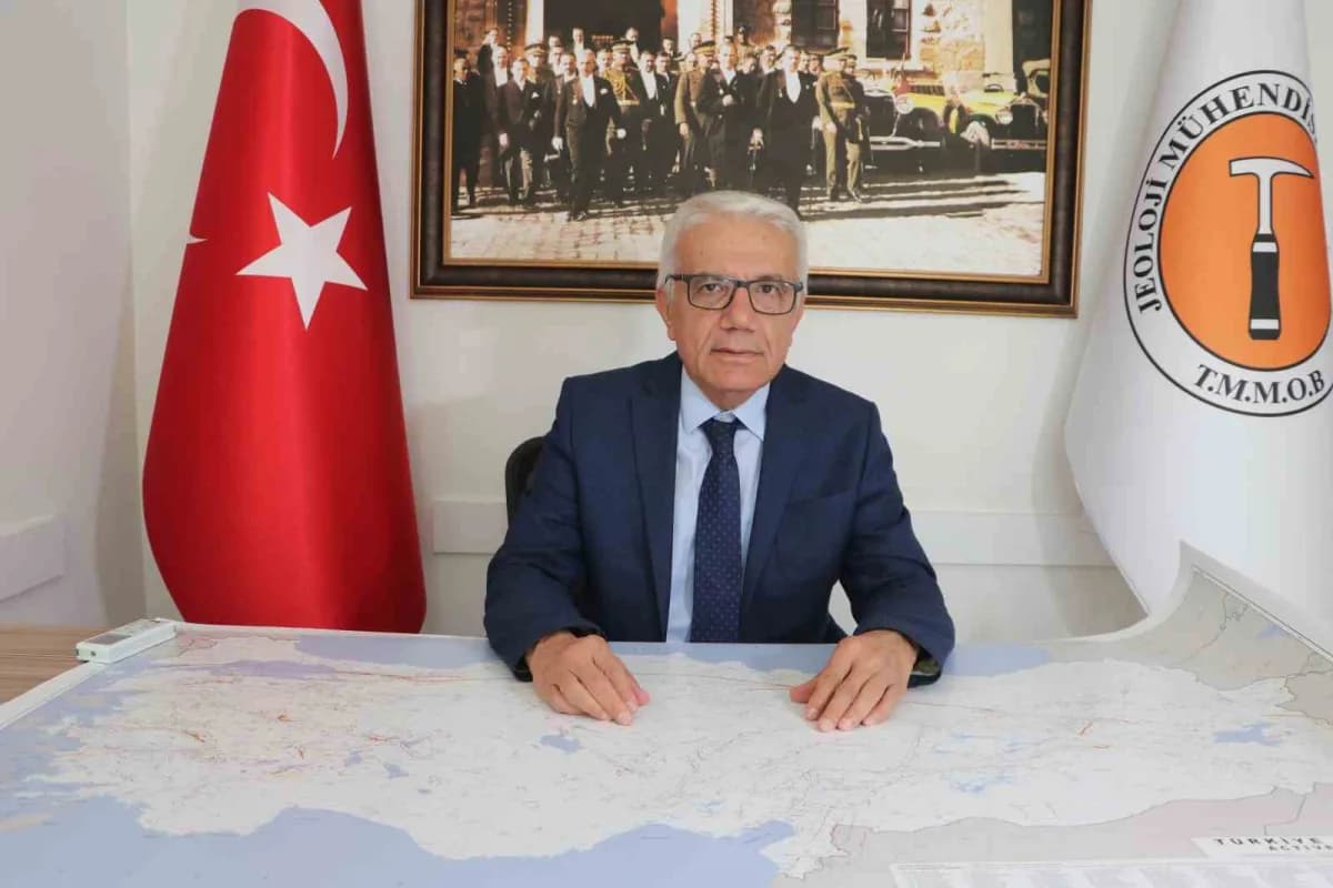 Adana ve çevresindeki deprem hareketliliği ile ilgili uzman açıklaması yapan Dr. Mehmet Tatar