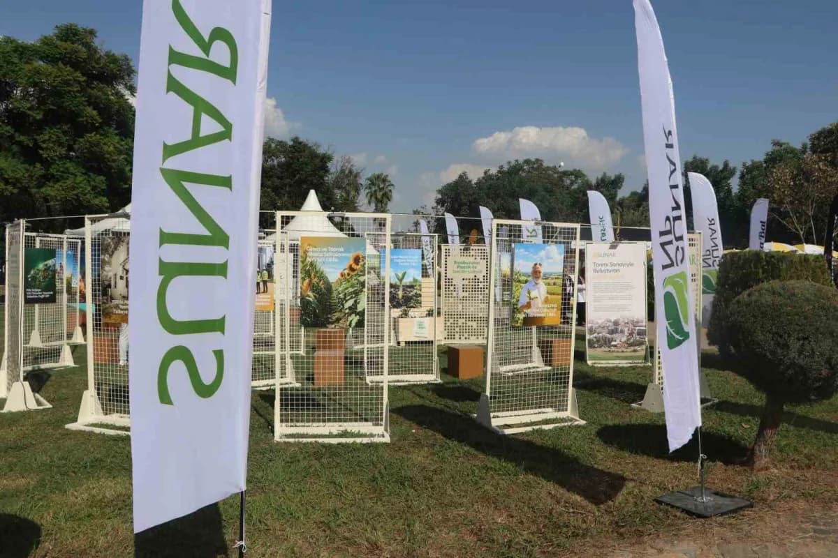 Adana Lezzet Festivali’nde Sunar Yatırım’ın biyoplastik ürünleri kullanılıyor, festival alanında sürdürülebilirlik çalış