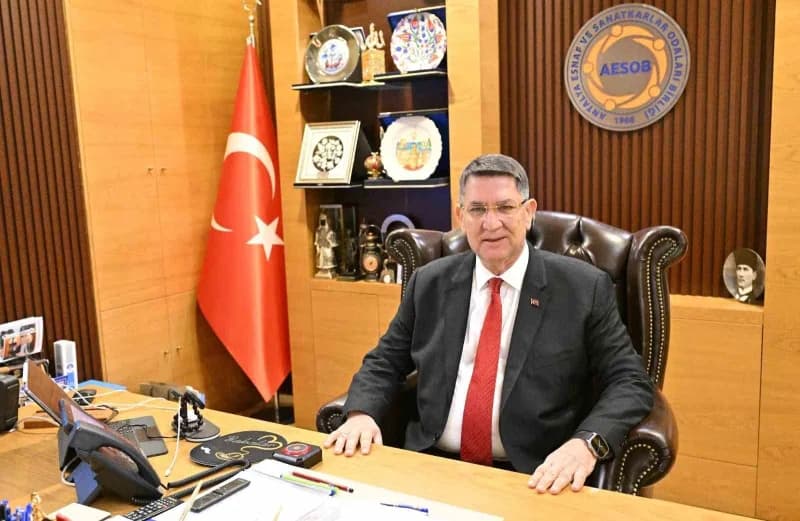 AESOB Başkanı Adlıhan Dere, Dünya Standartlar Günü açıklaması yaparken