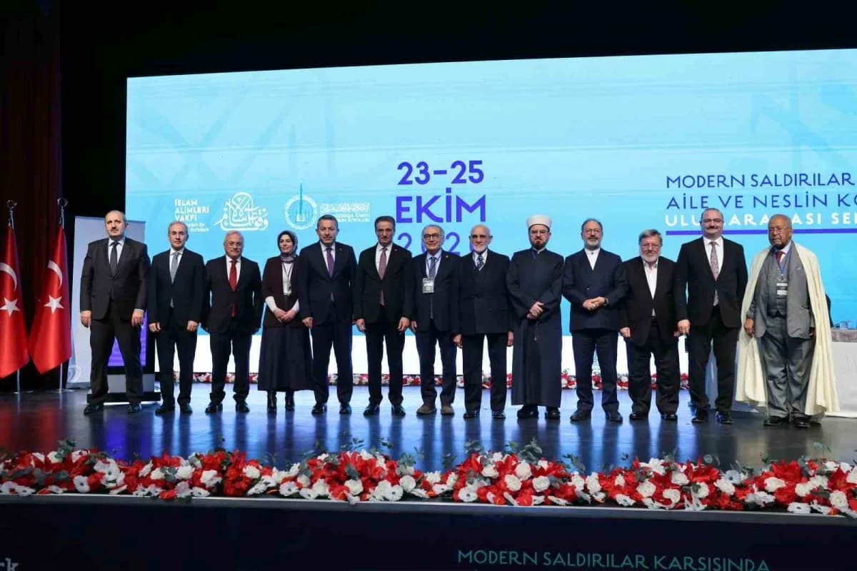 Erzurum’da düzenlenen uluslararası aile ve nesil korunması sempozyumundan bir panel görüntüsü