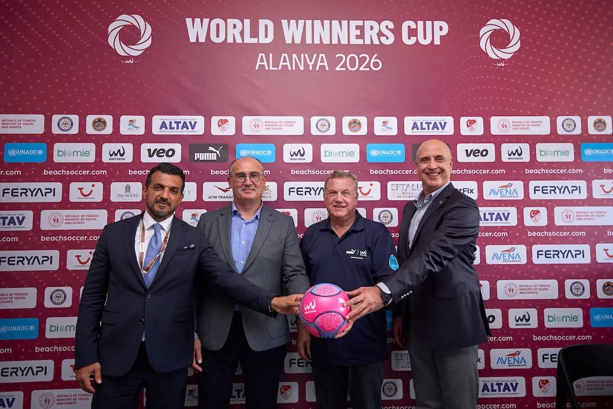 Alanya’da düzenlenen Plaj Futbolu Dünya Kulüpler Şampiyonası organizasyonundan bir görüntü