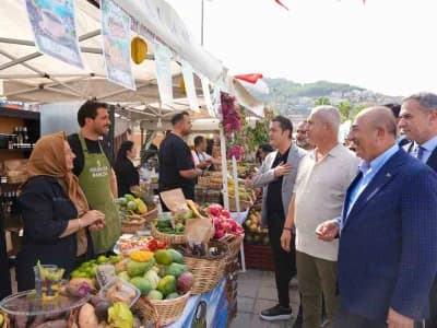 Uluslararası Alanya Tropikal Meyve Festivali kapsamında düzenlenen gastronomi ve kültür etkinliklerinden bir görünüm