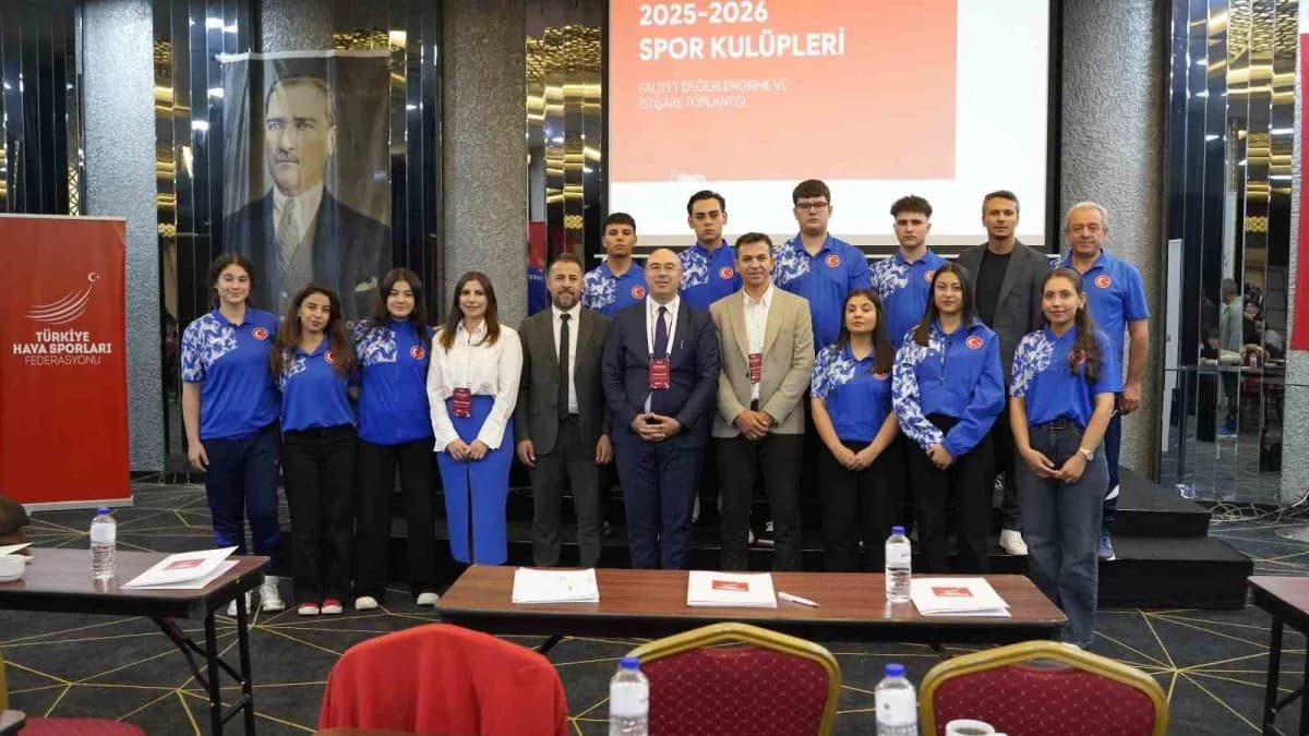 Alaşehirli genç sporcular Polonya’daki 2026 FAI Uzay Modelleri Avrupa Şampiyonası’nda madalya töreninde