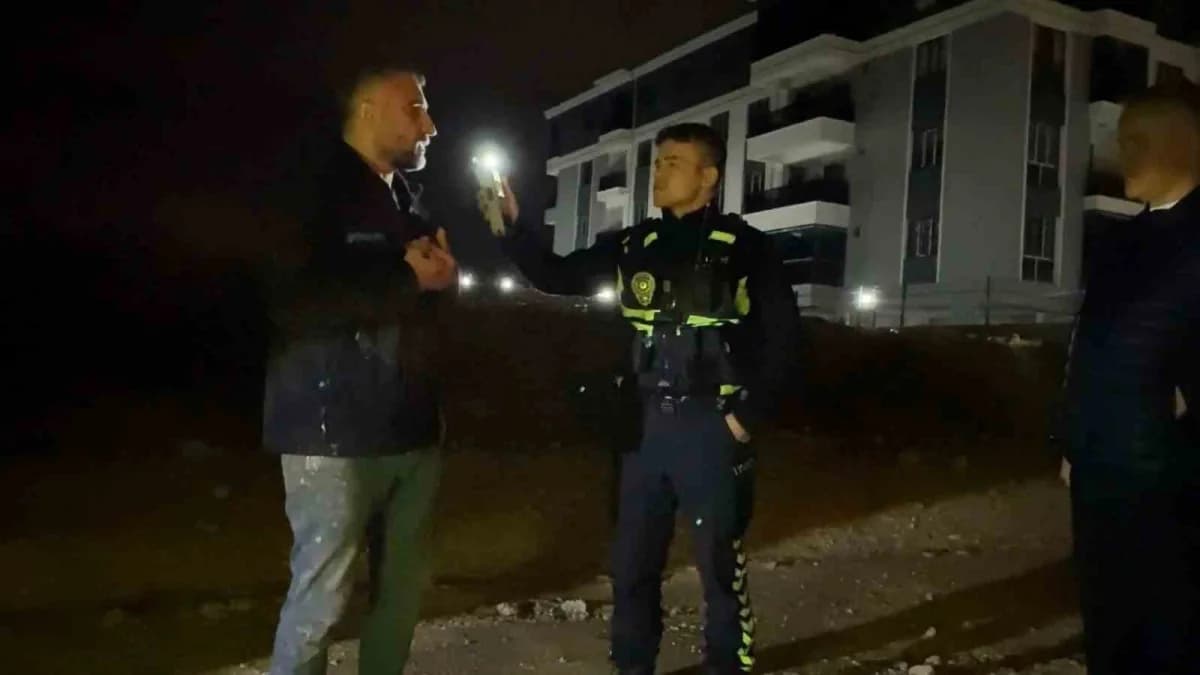 Bursa İnegöl'de alkollü sürücünün polis tarafından yakalanması ve kavga anları