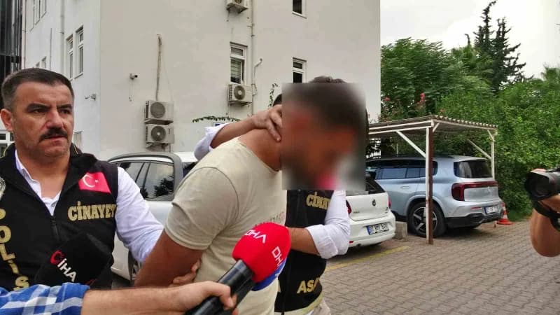 Antalya'da kadın cinayeti olay yerinde polis ekipleri ve adli tıp morgu
