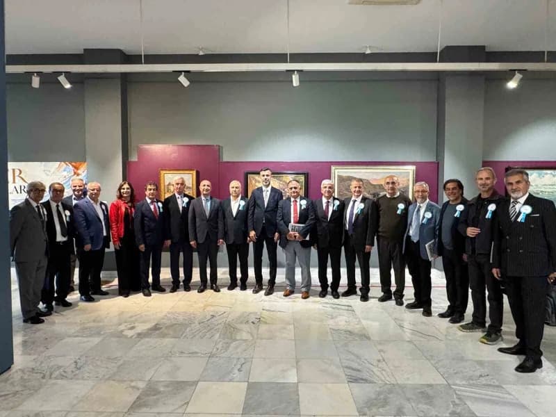 Ankara Resim ve Heykel Müzesi'nde düzenlenen Asker Ressamlar Sergisi açılışından bir kare