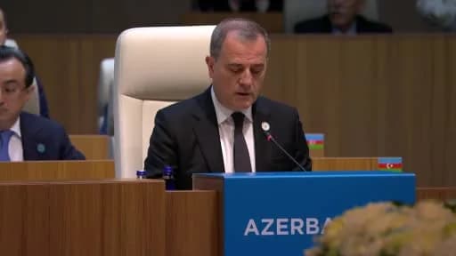Azerbaycan Dışişleri Bakanı Ceyhun Bayramov Türk Devletleri Teşkilatı toplantısında konuşma yapıyor