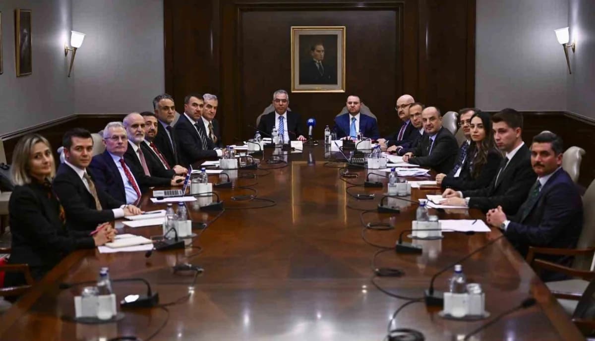 Adalet Bakanı Akın Gürlek, Cumhurbaşkanlığı Hukuk Politikaları Kurulu toplantısında konuşma yaparken