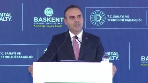 Bakan Kacır: "2030’a kadar ülkemizin kurulu veri merkezi gücünü en az 1 gigavata çıkaracağız"