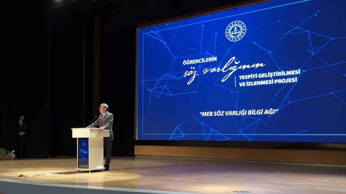 Milli Eğitim Bakanı Yusuf Tekin, eğitimde fiziki altyapı ve projeler hakkında açıklama yapıyor