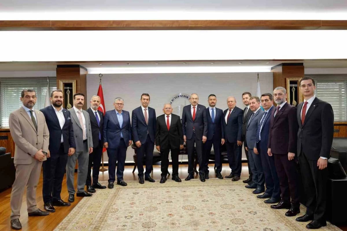 Başkan Büyükkılıç, güven tazeleyen Gülsoy ve Büyüksimitci’yi kabul etti