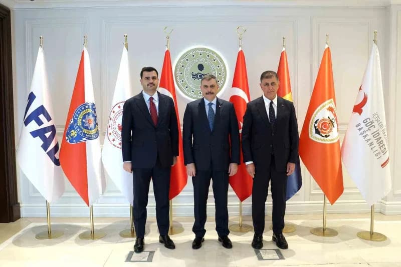 Başkan Cemil Tugay, Ankara’da İçişleri Bakanı, Kültür ve Turizm Bakanı ve Cumhurbaşkanı Yardımcısı