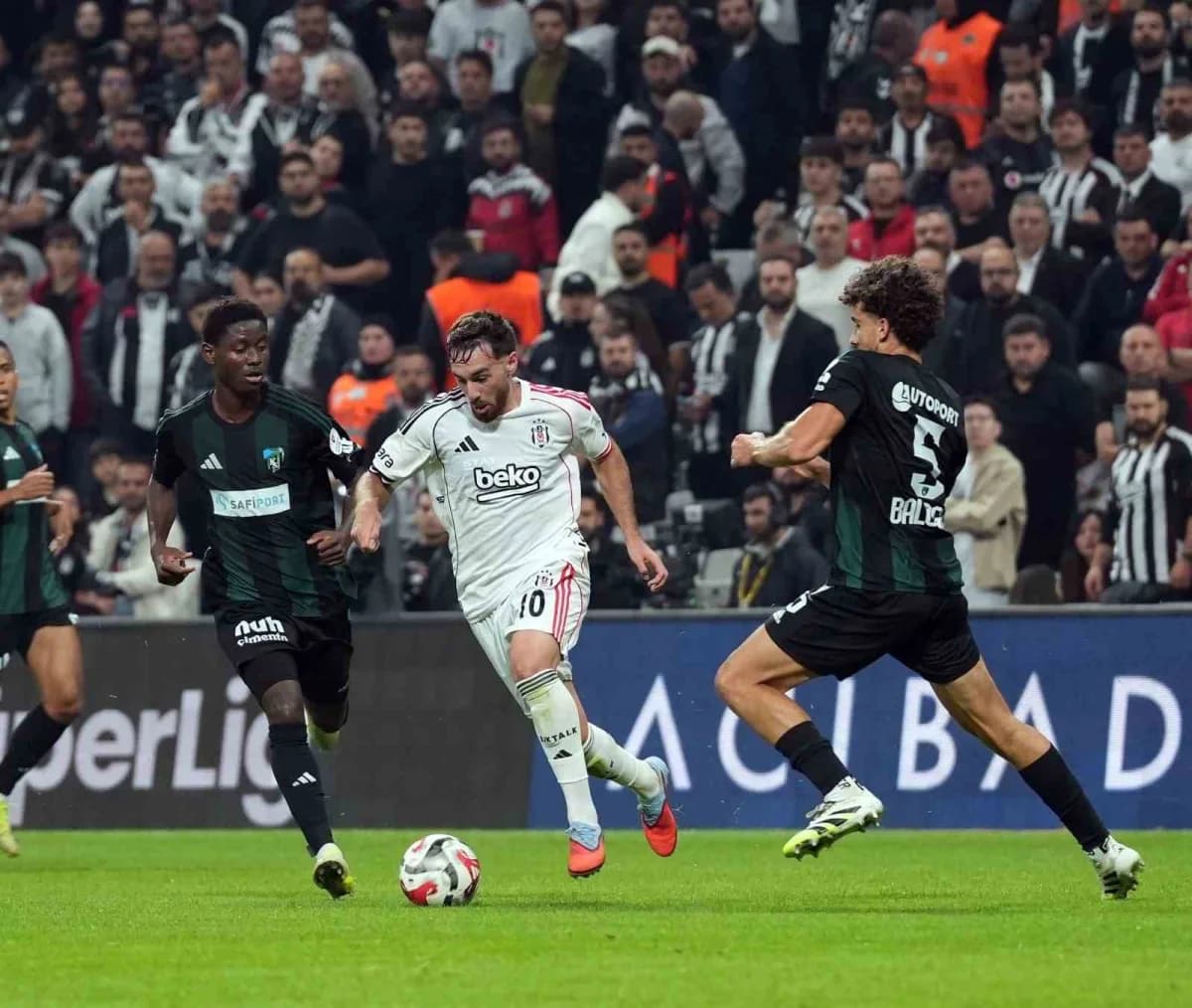 Beşiktaş ile Kocaelispor arasında oynanacak Trendyol Süper Lig maçı öncesi saha görüntüsü