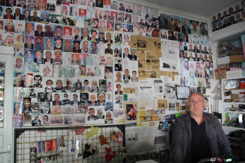 Bingöl Kiğı’da İbrahim Atilla Parkın’ın fotoğraf dükkanında duvarları süsleyen tarihi fotoğraflar