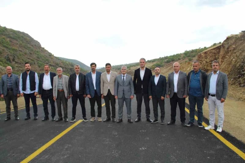 Bingöl’de köy yollarında sıcak asfalt seferberliği: Vali Çelik’ten kuzey ilçeleri için müjde