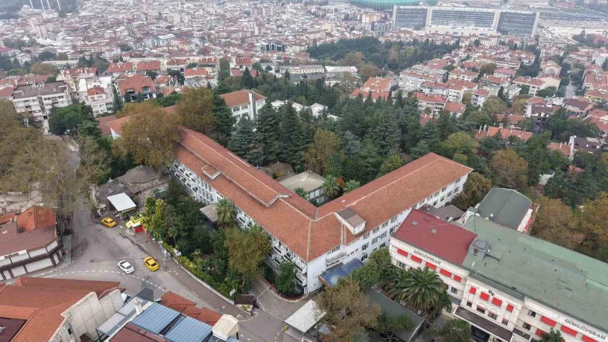 Bursa’da 102 yıllık Şehit Yarbay İlker Çelikcan Fizik Tedavi ve Rehabilitasyon Hastanesi binası