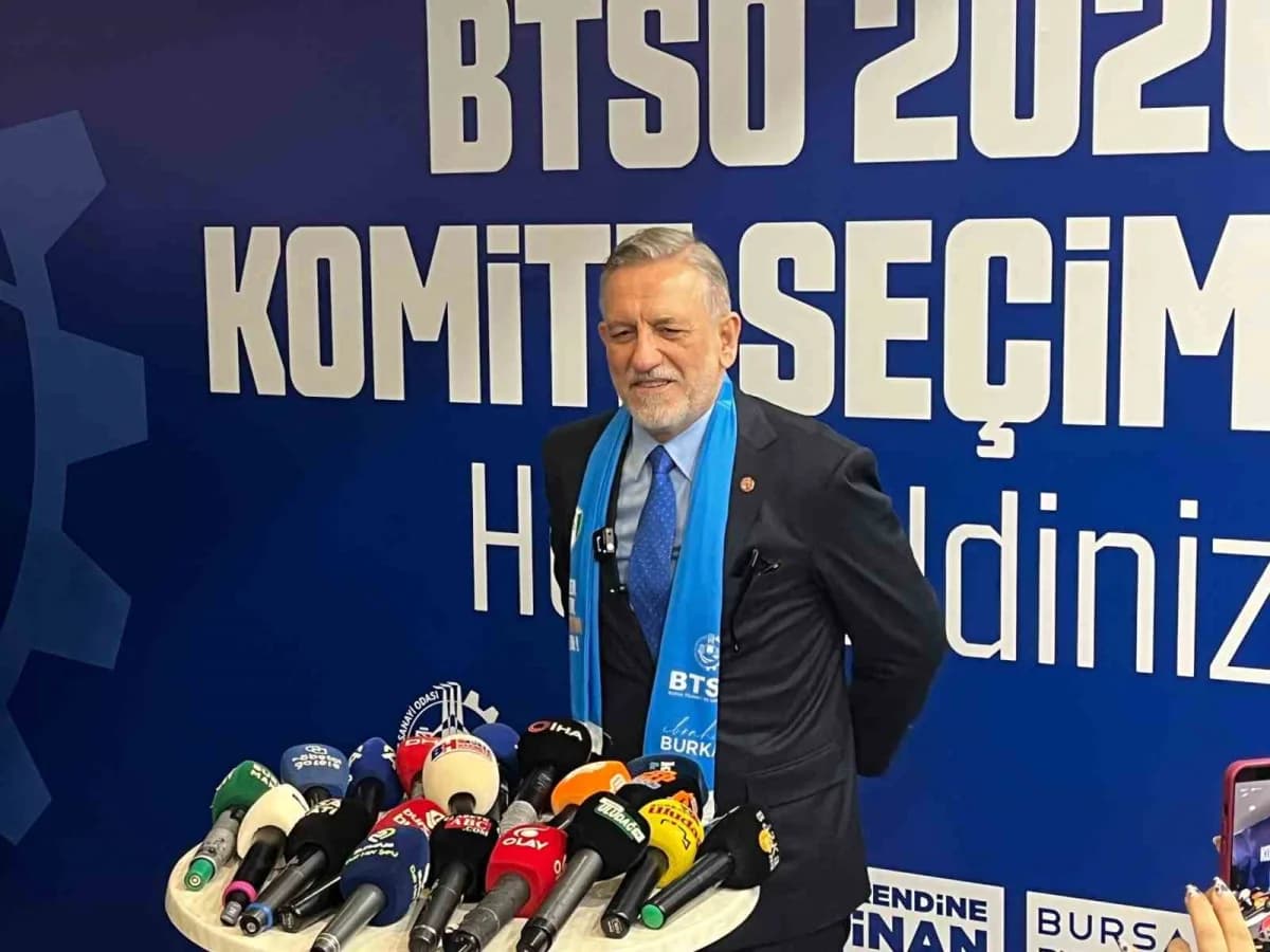 Bursa Ticaret ve Sanayi Odası seçimlerinde oy kullanan üyeler ve sandıklar