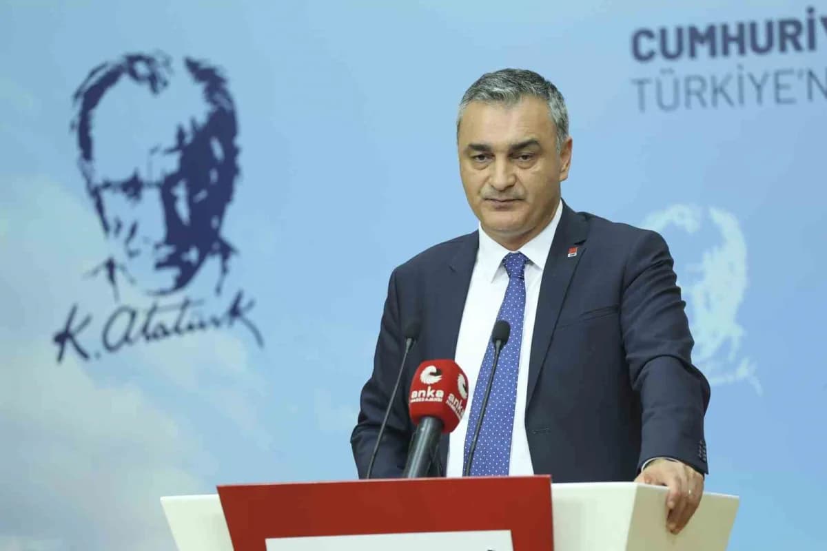 CHP Sözcüsü Müslim Sarı, Türkiye Belediyeler Birliği seçiminde YENİ Parti adayı Ayşe Ünlüce’yi destekleyeceklerini açıkl