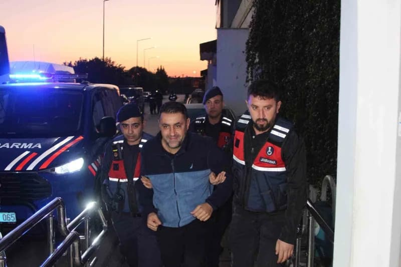 Çukurova Belediyesi operasyonunda Emrah Kozay, Soner Çetin ve diğer şüpheliler adliyeye sevk edildi