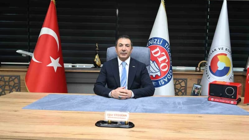 Denizli Ticaret Odası seçimlerinde oy kullanılırken sandık başında üyeler