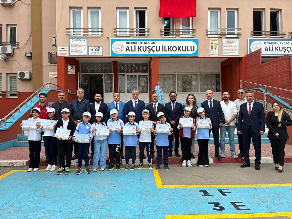 Diyarbakır Ali Kuşçu İlkokulunda Sağlıklı Çocuk Sağlıklı Gelecek programı etkinliği ve sağlık