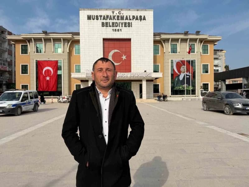Mustafakemalpaşa Döllük Mahallesi tabelası ve çevresi, isim değişikliği kararı sonrası Kafkas Mahallesi olacak