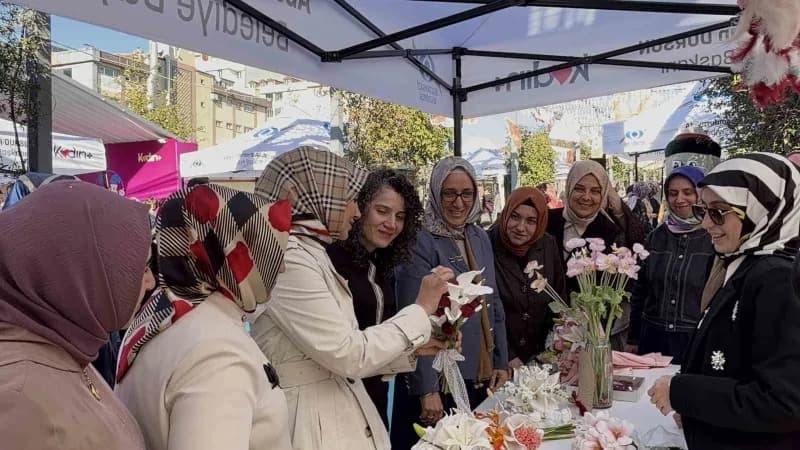 Sultangazi’de düzenlenen Emeğin Sultanları Festivali’nde kadınların el emeği ürünleri sergileniyor