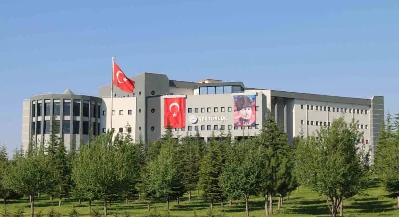 Erciyes Üniversitesi akademisyenleri bilim insanları listesinde başarılarını kutluyor
