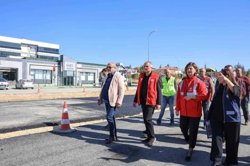 Eskişehir 100. Yıl Bulvarı asfalt çalışmaları ve Başkan Ayşe Ünlüce inceleme ziyareti