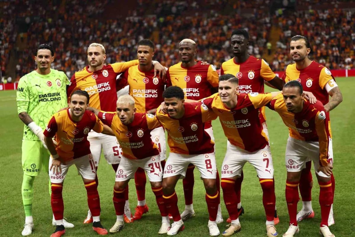 Galatasaray futbolcuları RAMS Park’ta Fenerbahçe maçına hazırlanıyor