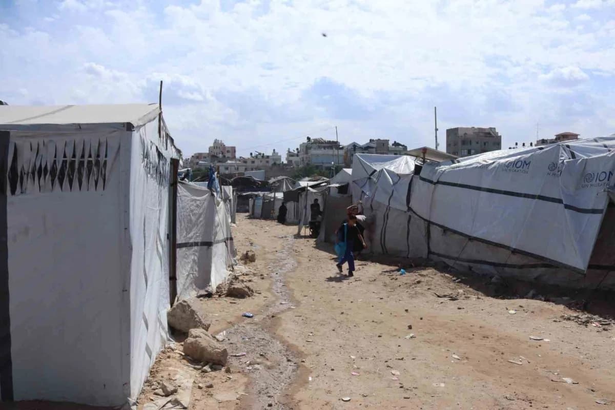 Gazze halkı İsrail saldırıları nedeniyle zor koşullarda yaşam mücadelesi veriyor