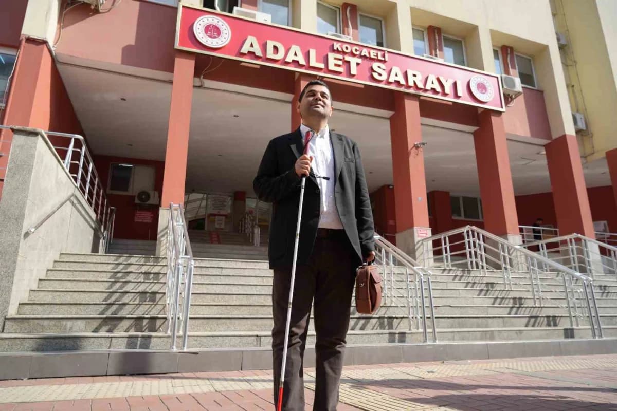 Mehmet Emre Kalaycı Kocaeli Barosu başkanlığına adaylığını açıklarken