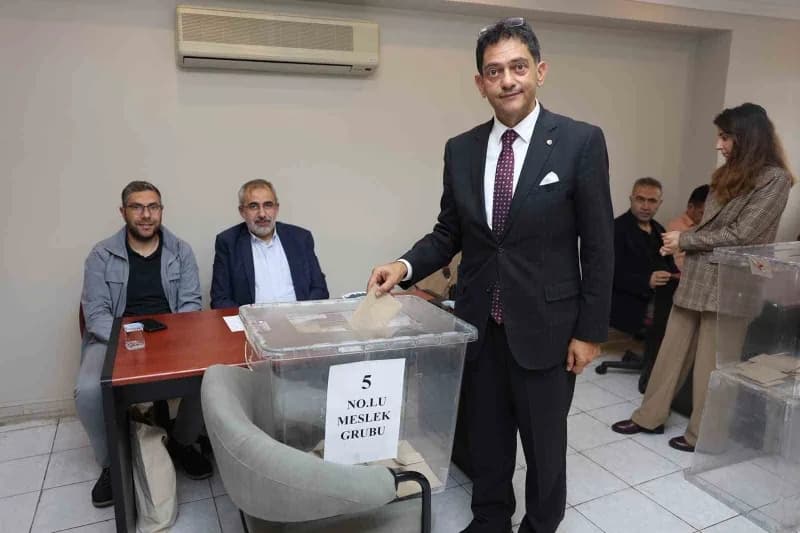 Hakan Oral Erzurum Ticaret Borsası Yönetim Kurulu Başkanlığına yeniden seçildi