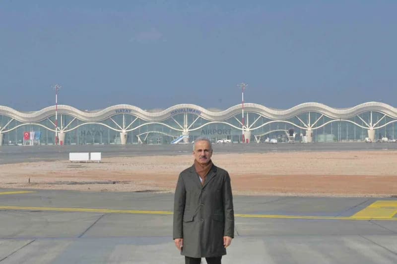 Hatay Havalimanı apron genişletme ve yeni bina inşaat çalışmalarından görüntü